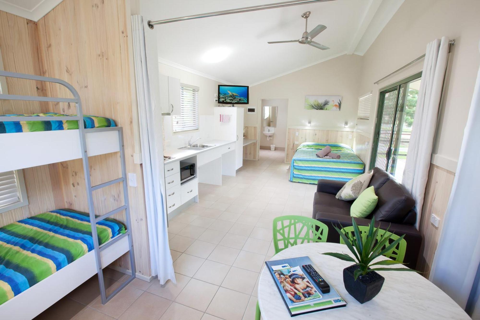Cairns Crystal Cascades Holiday Park Стая снимка