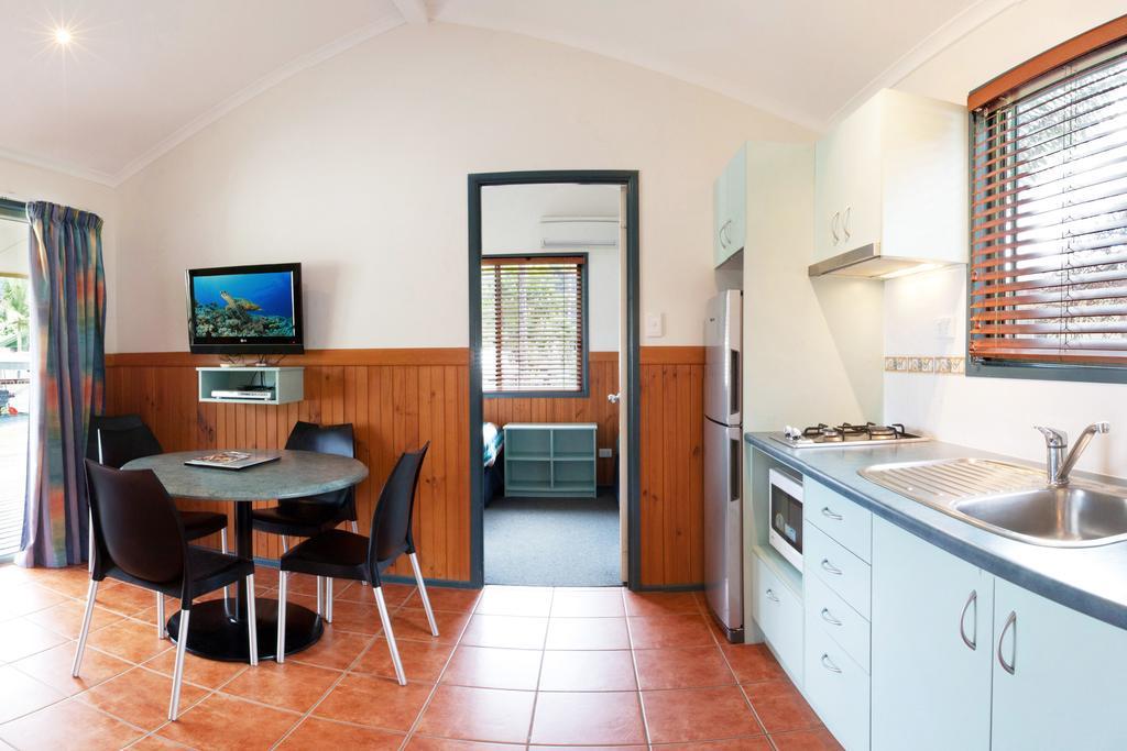 Cairns Crystal Cascades Holiday Park Стая снимка
